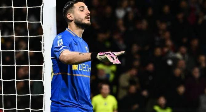 斯基拉：那不勒斯、罗马、都灵有意莱切门将法尔科内