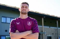 官方：斯图加特前锋布鲁恩-拉尔森转会伯恩利，签订四年合约