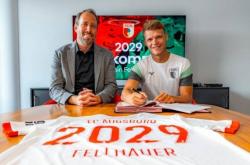 官方：奥格斯堡签下埃弗斯堡27岁中场费尔豪尔，双方签四年合同