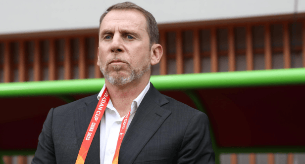 国足选帅正式启动，前曼城教练已成功报名，3大优势打动中国足协