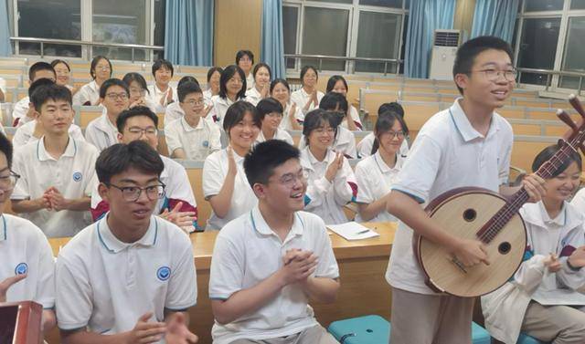 跨越万里云端聚 文化交融情谊长！ 济南二中高一四班与德国奥格斯堡大学学生开展线上交流活动